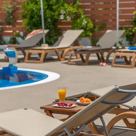 Apollon 2 Hotel Pollonia